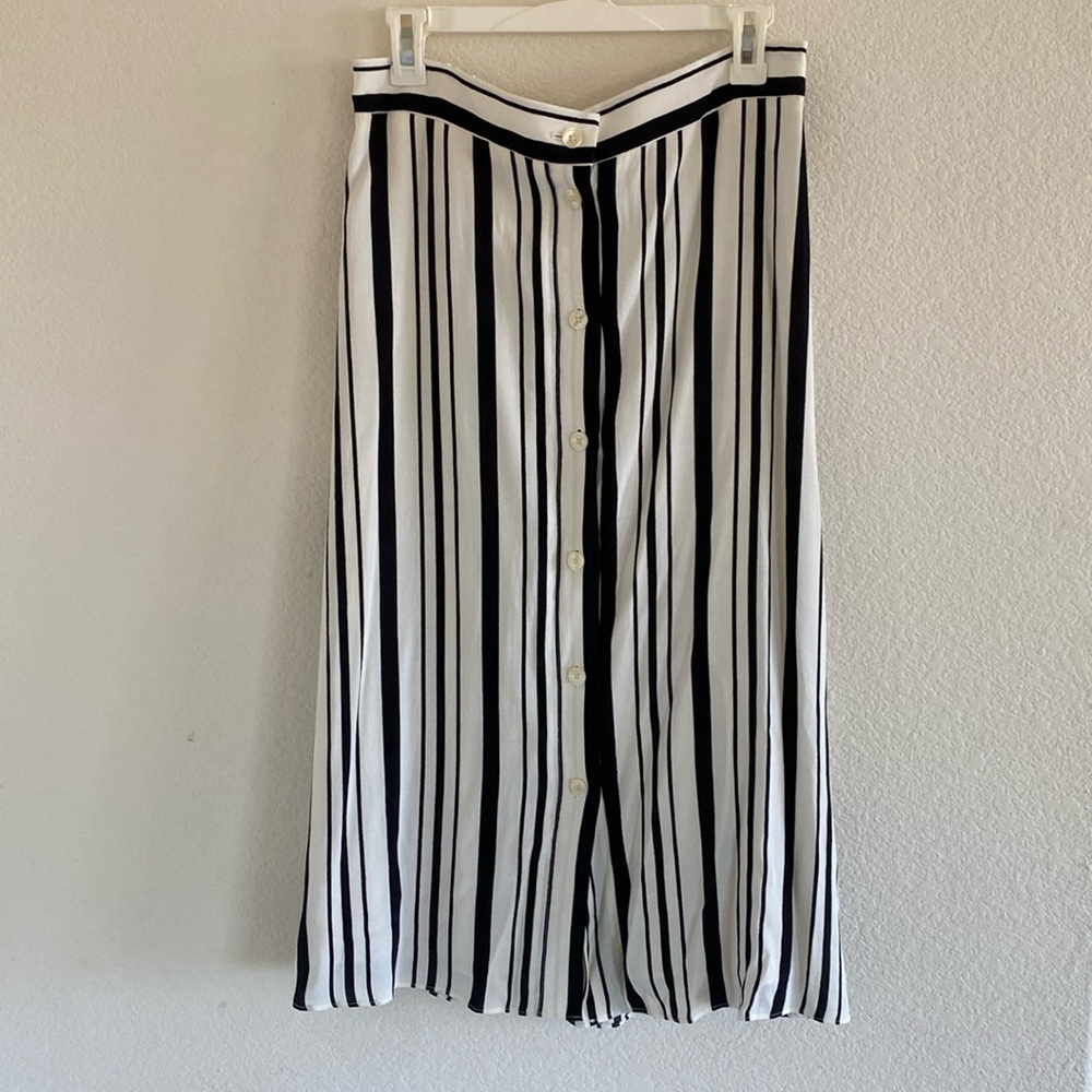 NWT LOFT size M skirt